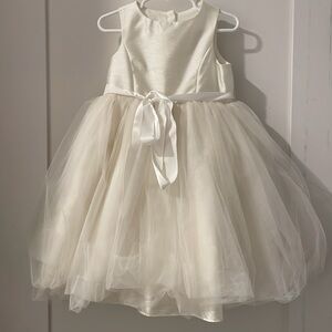 David’s Bridal kids tulle and satin flower girl dress sz 3T in ivory